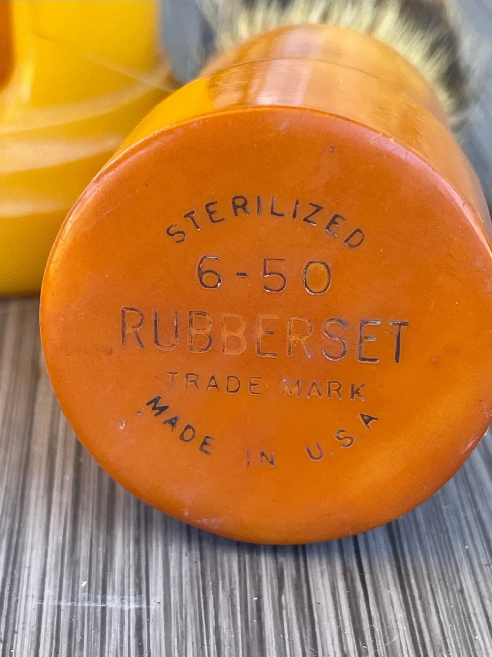 Bakelite Premium Men’s Shaving Brush in Amber Yellow